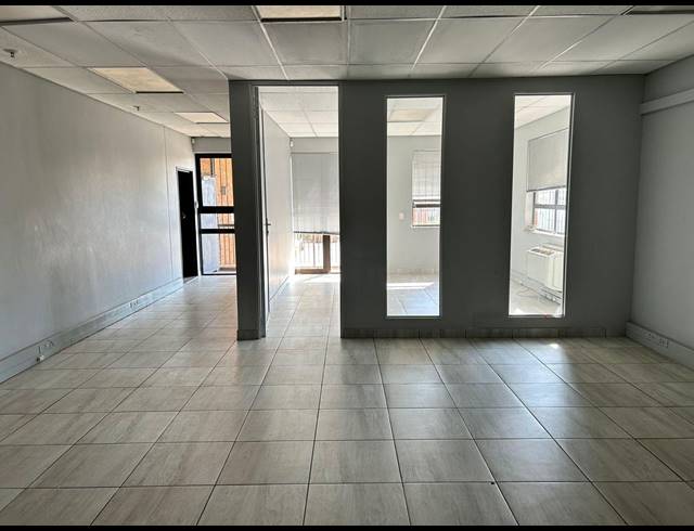 5,822M² WAREHOUSE TO LET IN KELVIN